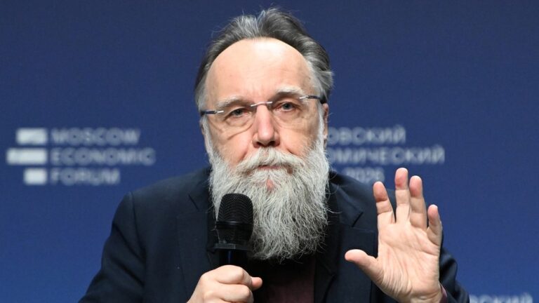 Why is Alexander Dugin suddenly attacking ‘Whites’? — RT World News