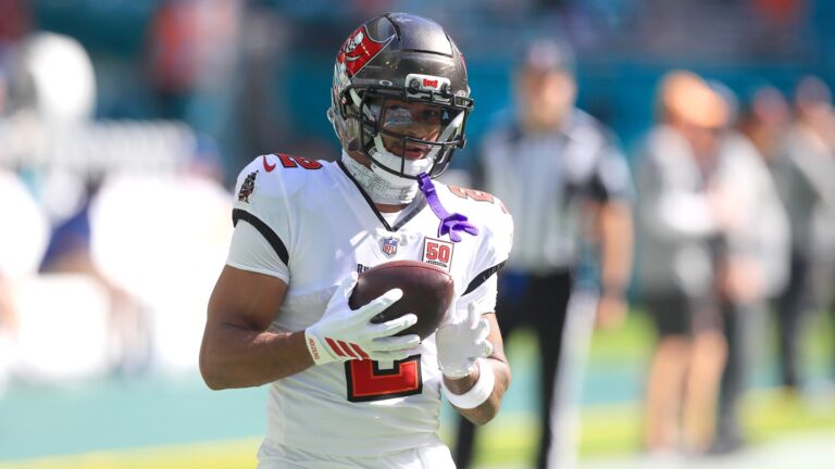 Bucs OC Zac Robinson sees "huge, huge strides" for Emeka Egbuka