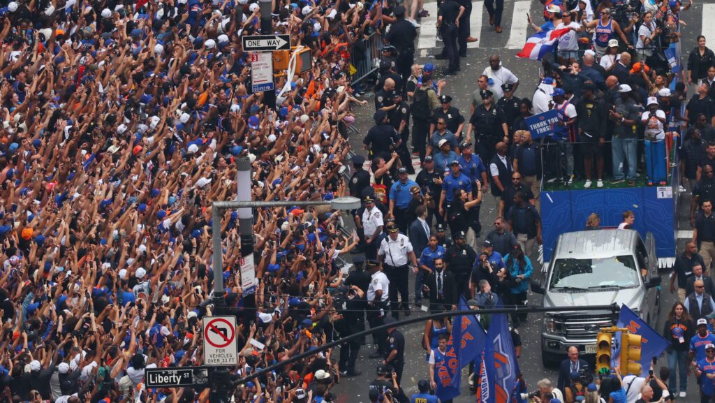 90605374007-20260618-t-150303-z-1346103853-up-1-em-6-i-15-t-2-ad-rtrmadp-3-basketballnbanykparade