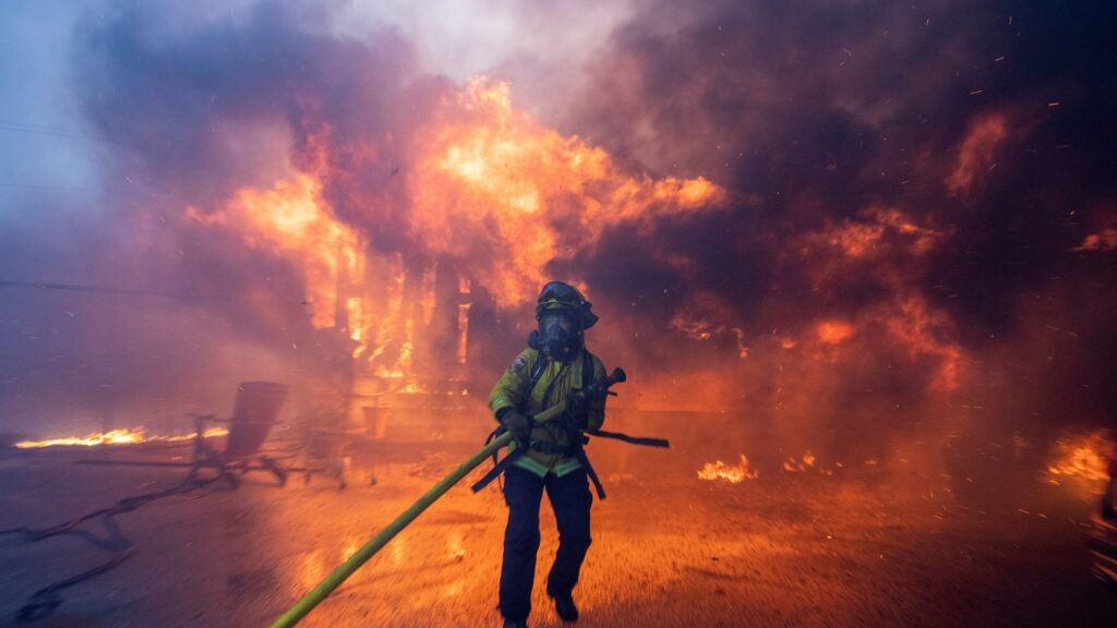 86583236007-20250108-t-073919-z-1514785384-rc-2-c-5-cauup-68-rtrmadp-3-californiawildfires