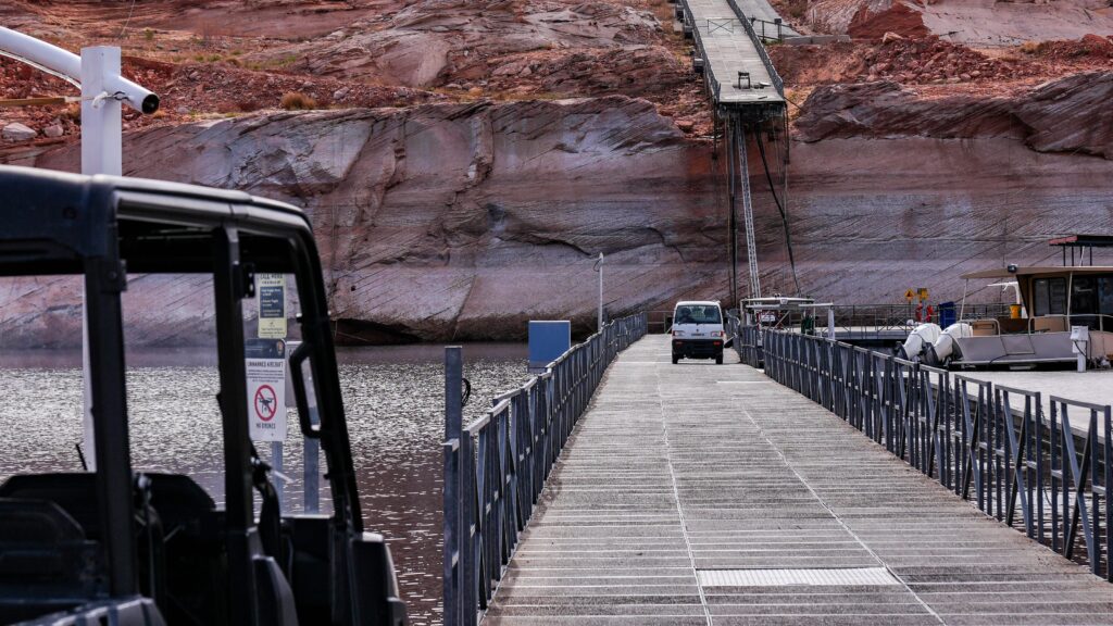 88852377007-xxx-lake-powell-water-levels-01