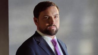 90660414007-lukerussert-2