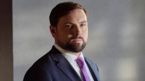 90660414007-lukerussert-2
