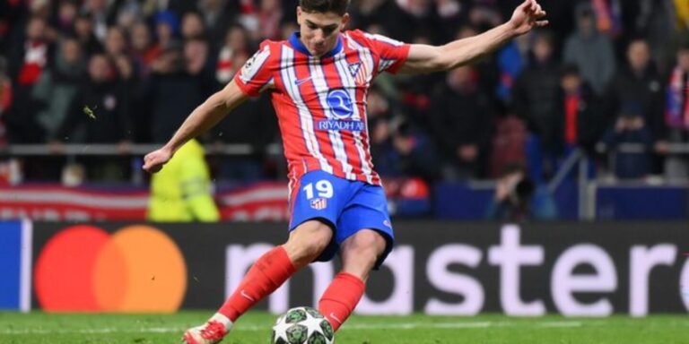 Diego Simeone breaks silence on Julián Álvarez's future