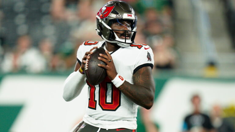 Buccaneers' undrafted rookie QB Jalon Daniels impresses in preseason debut