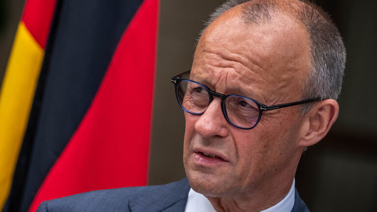 Support for Germany’s ruling bloc falls to five-year low – poll — RT World News