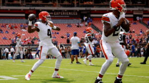 Cleveland fans boo Deshaun Watson as he struggles in return