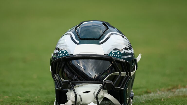RB Ja’Quinden Jackson was released from hospital, returned home with Eagles Saturday night