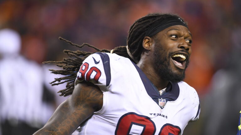 Jadeveon Clowney: I could have made more money elsewhere, I want a Super Bowl in Houston