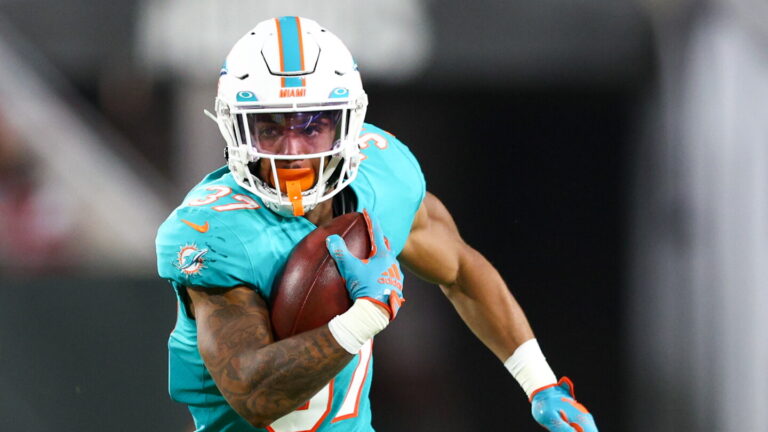 RB Myles Gaskin announces his retirement