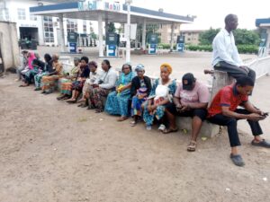 Osun election: Voters turn out early, wait for INEC officials [Video]