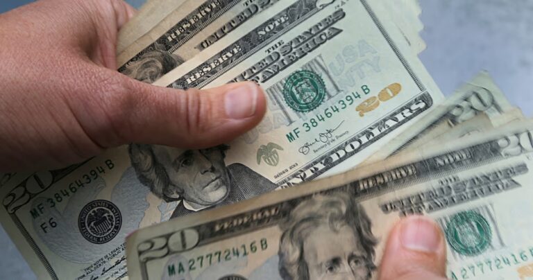 US national debt tops 40 trillion dollars for first time