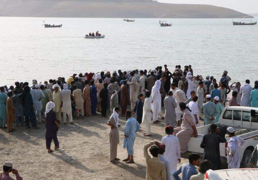 104325 niger boat mishap 16 family members among victims as death toll rises to 30