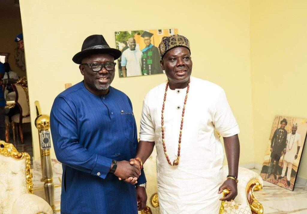 105477 chief egukawhore hosts delta state governor oborevwori