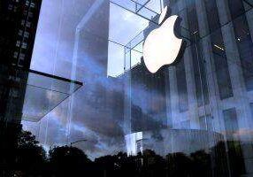 107166 apple workers in france threaten strike ahead of iphone 15 launch