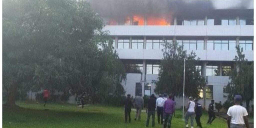 109081 supreme court complex in abuja engulfed in flames justices offices reportedly damaged 109081 supreme court complex in abuja engulfed in flames justices offices reportedly damaged