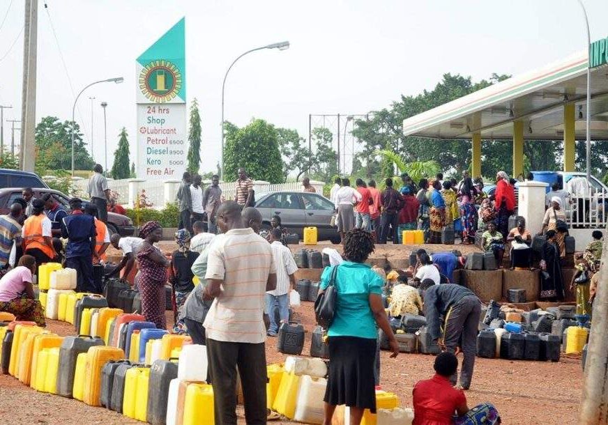 10962 major oil marketers blame long fuel queues on distribution bottlenecks