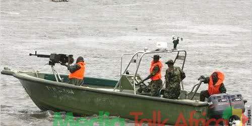 110037 nigerian navy hands over two suspected oil thieves to nscdc in delta 110037 nigerian navy hands over two suspected oil thieves to nscdc in delta