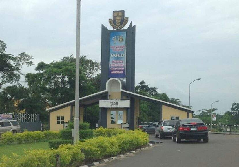 124818 arrest of oau students demanding an apology from efcc