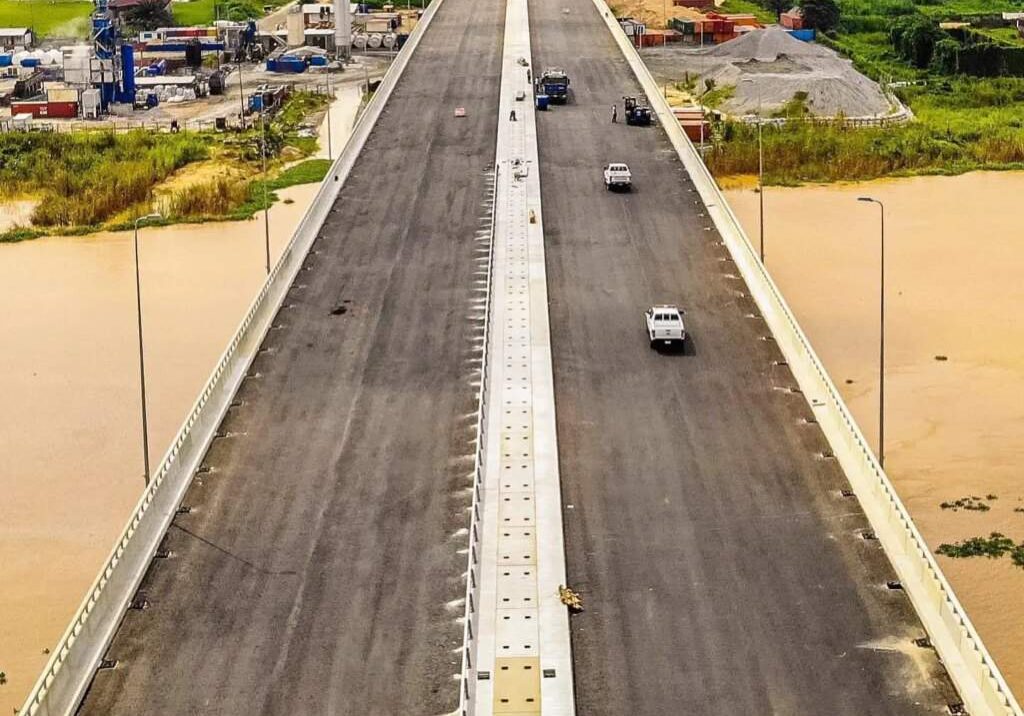 128006 artma prohibits trading and loading of vehicles on niger bridge during christmas