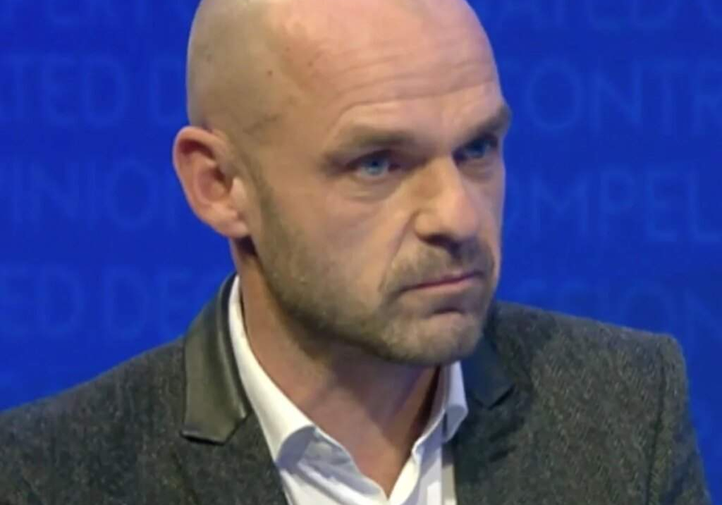 133677 danny murphy sends stern warning to arsenal and liverpool amid epl title race