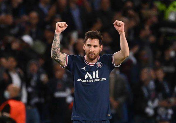 15742 Lionel Messi celebrate