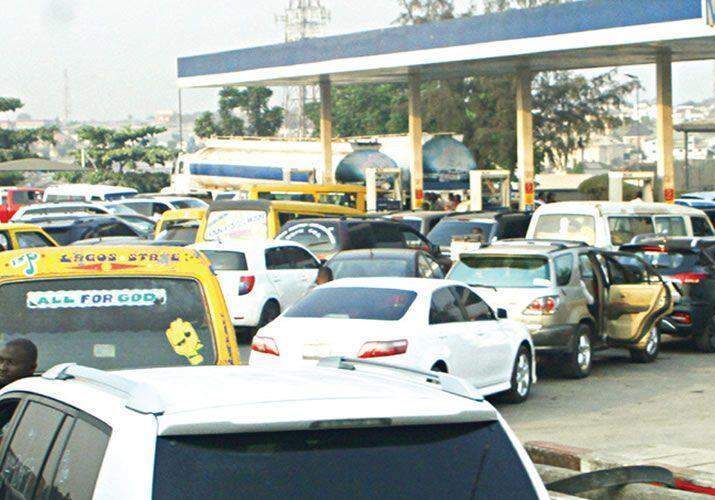 17160 Fuel queue 17160 Fuel queue