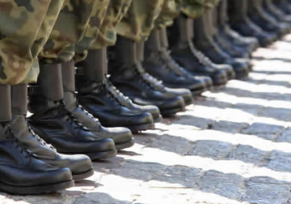 18031 Soldiers boots