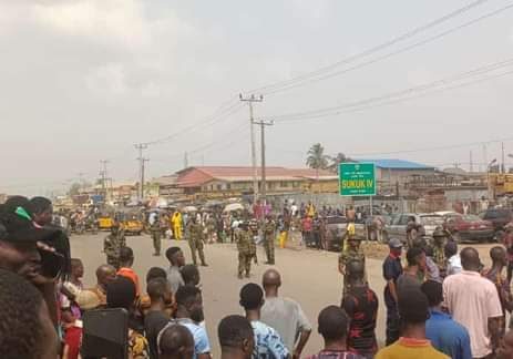19168 another protest rocks ogun over scarcity of new naira notes 19168 another protest rocks ogun over scarcity of new naira notes