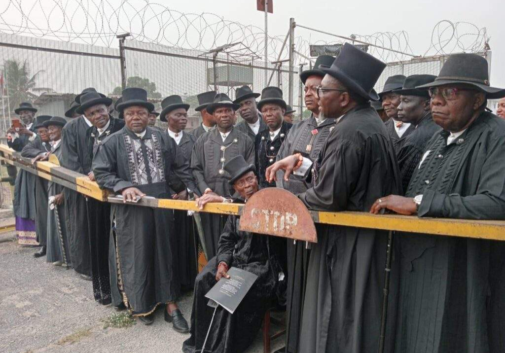20138 twon brass chiefs picket agip company over power outage in bayelsa 20138 twon brass chiefs picket agip company over power outage in bayelsa