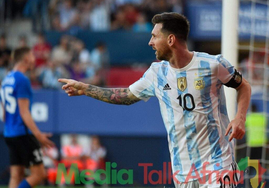 20442 its crazy he cant withstand kempes warns messi over next destination
