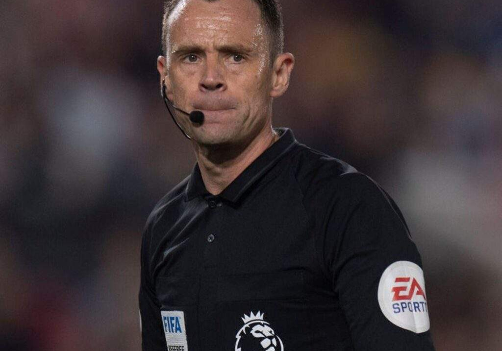 20648 epl referee attwell criticized for not giving man utd midfielder red card 20648 epl referee attwell criticized for not giving man utd midfielder red card