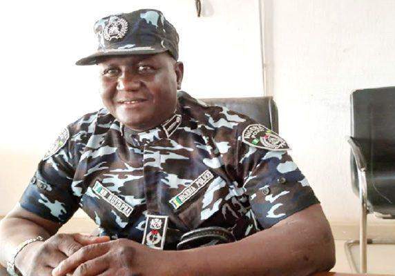 23090 hoodlums attack abia police station cart away weapons 23090 hoodlums attack abia police station cart away weapons