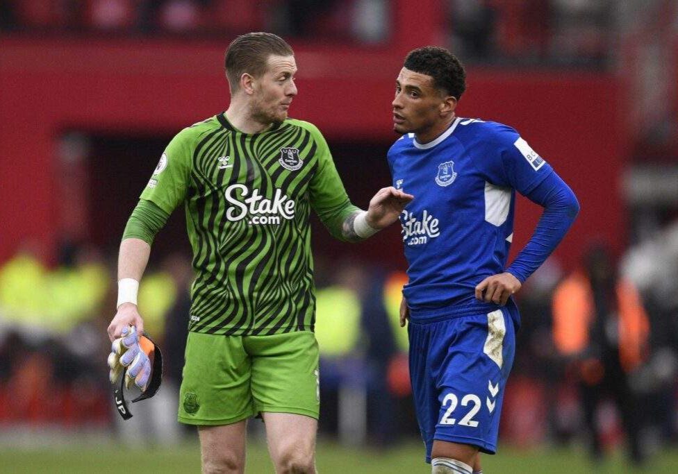 25031 johnson rescues forest in crucial everton draw