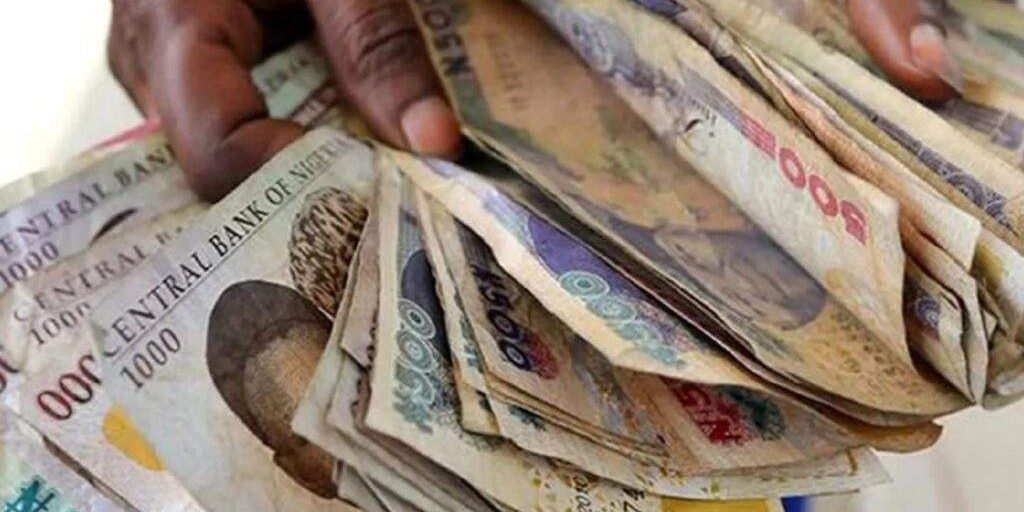 25924 collecting old naira notes from banks risky banker warns 25924 collecting old naira notes from banks risky banker warns
