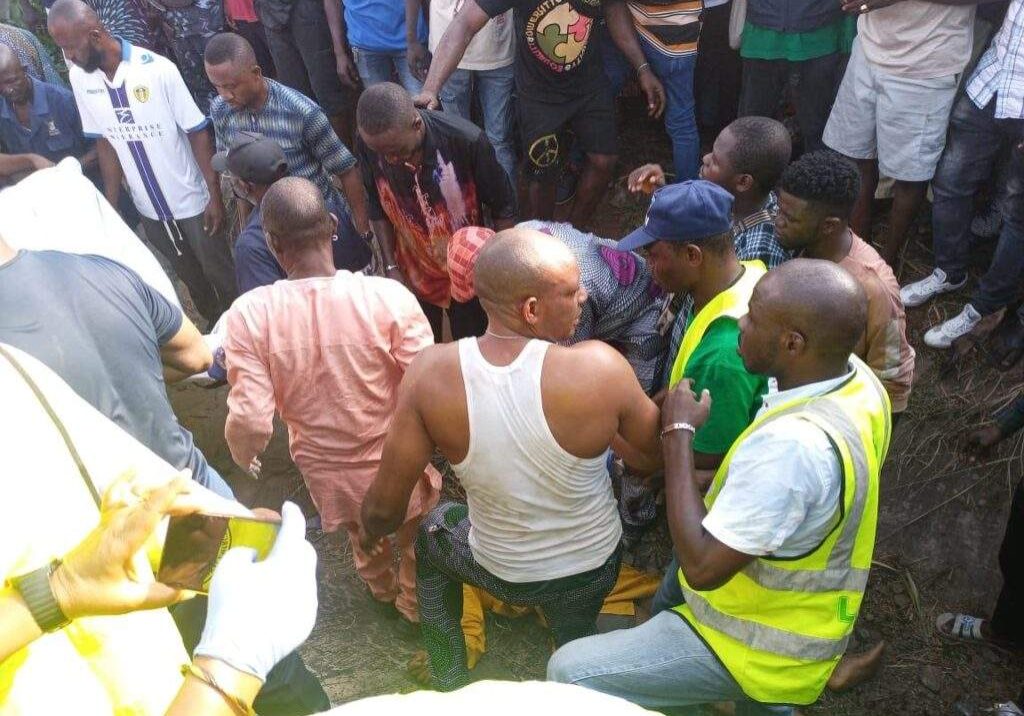 26792 tinubu condoles with ikeja train accident victims 26792 tinubu condoles with ikeja train accident victims