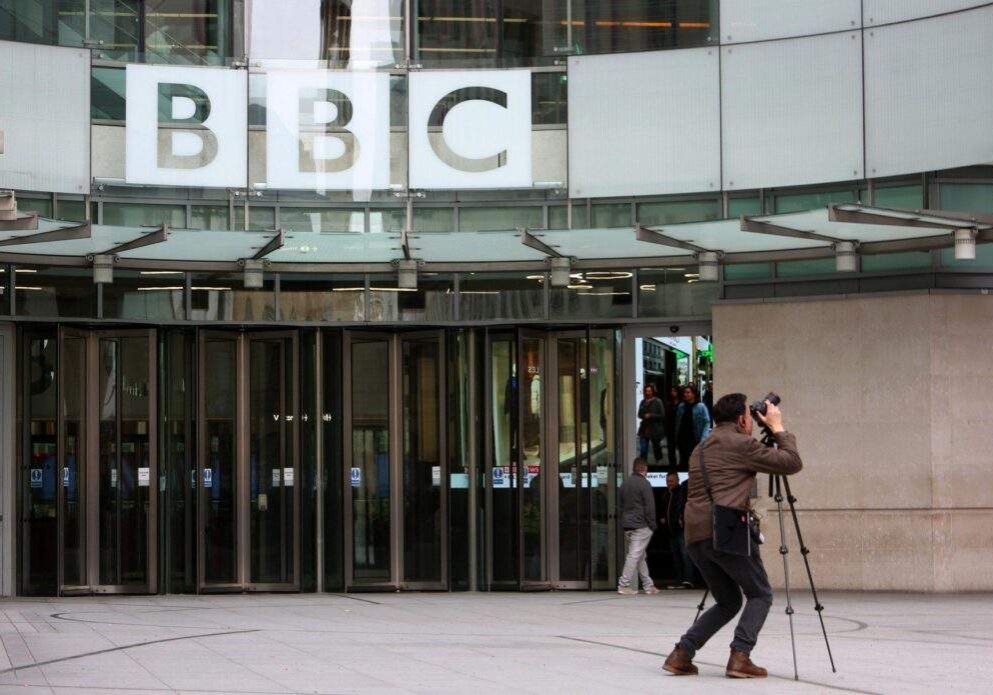 27978 sunak seeks solution as lineker removal sparks bbc sport chaos