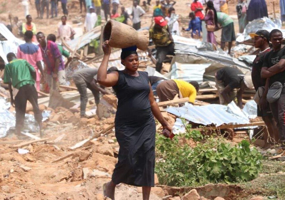 28802 fcta removes illegal market squatters settlement at old federal secretariat 28802 fcta removes illegal market squatters settlement at old federal secretariat
