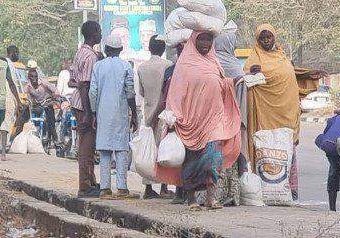 31170 bauchi residents get free foodstuff on election day 31170 bauchi residents get free foodstuff on election day