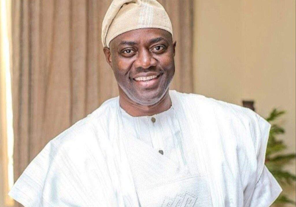 31450 oyo election apcs folarin loses polling unit to makinde