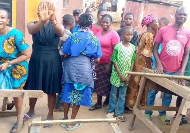34891 ebonyi monarchs palace razed as over 1000 women protest kidnapping killings in ishiagu 34891 ebonyi monarchs palace razed as over 1000 women protest kidnapping killings in ishiagu