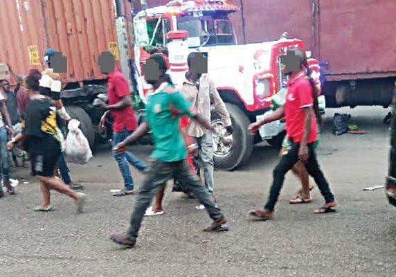 38614 ndi agbero hijack onitsha as helpless traders motorists groan