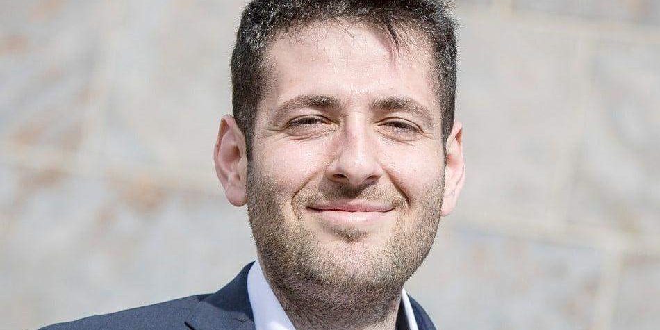39986 29 year old syrian refugee elected mayor in germany