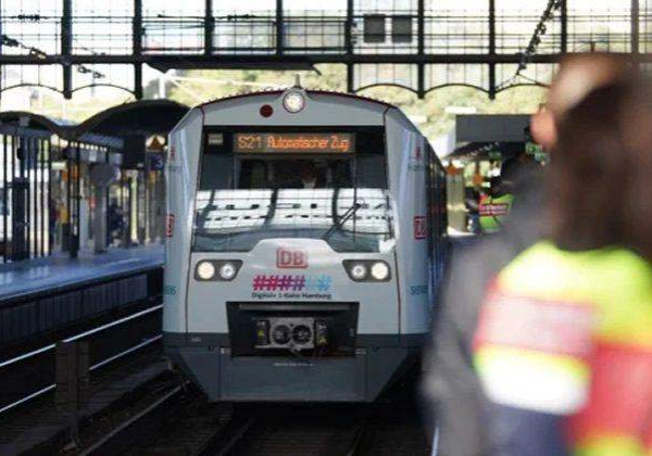 40350 dozens injured after train derails in netherlands