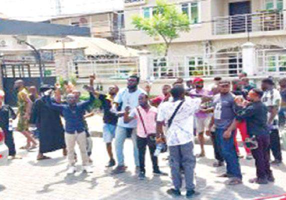 40744 group protests payment delay as underwriter probes claim