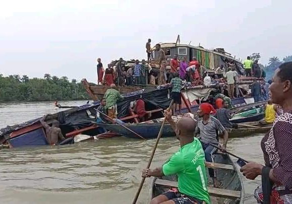 41644 passengers swim to safety as boat capsizes in bayelsa