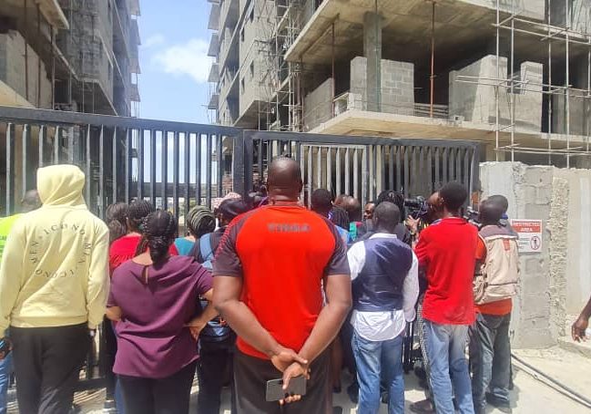 45225 pictorial lagos taskforce bars journalists from accessing site of collapsed building 45225 pictorial lagos taskforce bars journalists from accessing site of collapsed building