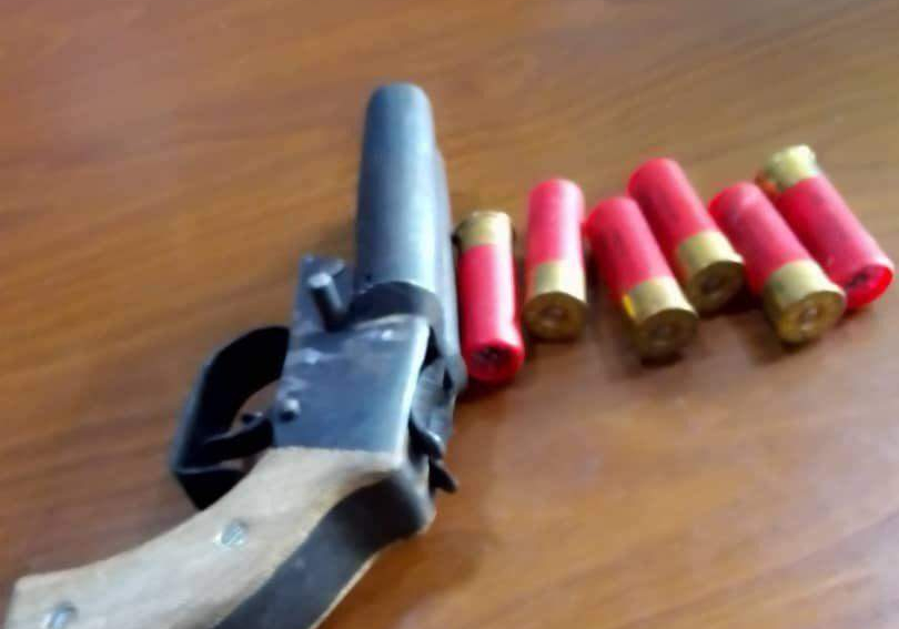46675 police recover gun others from fleeing suspects in lagos 46675 police recover gun others from fleeing suspects in lagos
