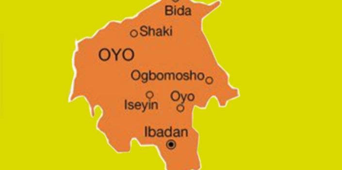 5 killed, 3 injured in Oyo road crash; speeding blamed 5 killed, 3 injured in Oyo road crash; speeding blamed