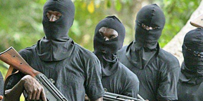 5111 gunmen fire ndlea operatives soldiers rescue lagos baron